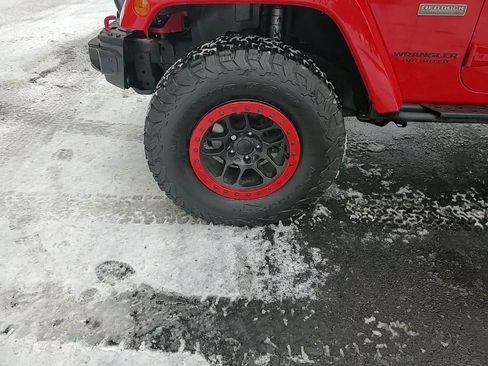 Used 2016 Jeep Wrangler Unlimited Rubicon w/ Dual Top Group image 7