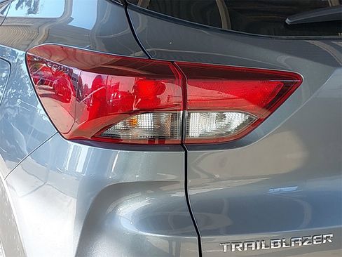 Used 2021 Chevrolet TrailBlazer LS image 33