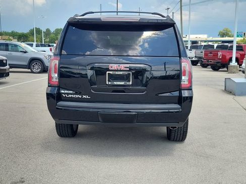 Used 2018 GMC Yukon XL SLT w/ Premium Edition AWD/4WD image 5