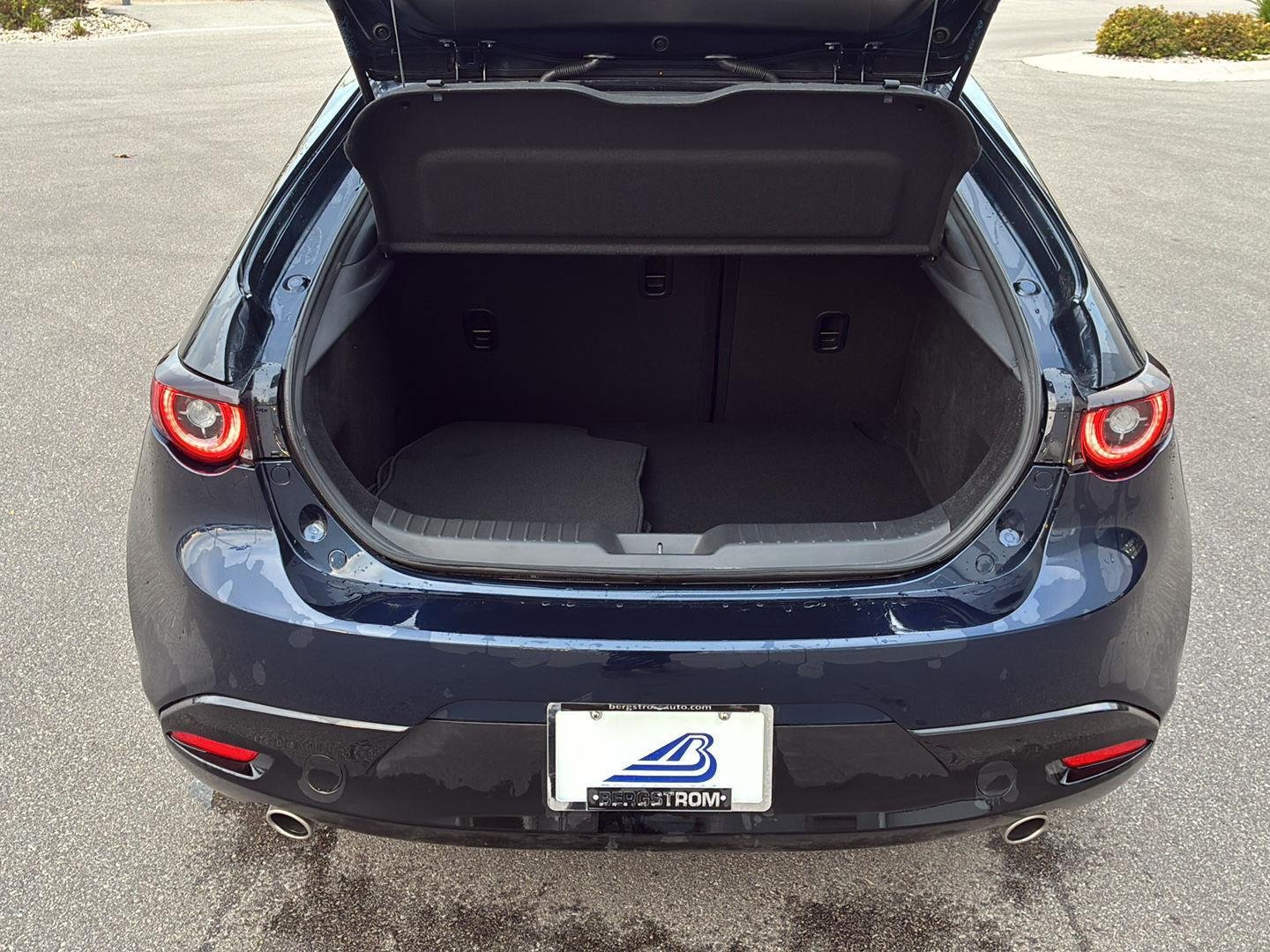 Used 2026 MAZDA MAZDA3 s FWD image 23