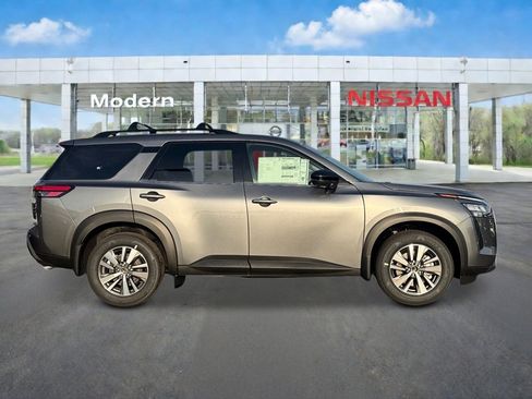 New 2026 Nissan Pathfinder SL image 6