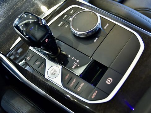 Used 2020 BMW 330i xDrive 330i xDrive w/ M Sport Package image 16