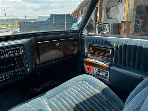 Used 1988 Cadillac Brougham image 21