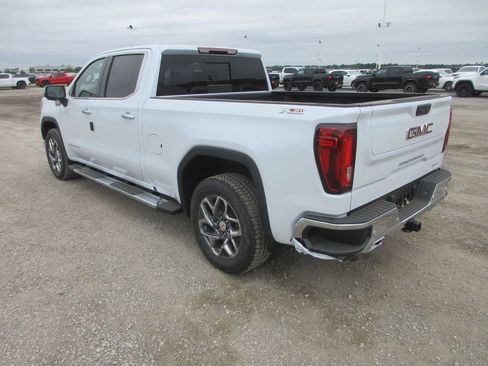New 2026 GMC Sierra 1500 SLT w/ SLT Premium Plus Package AWD/4WD image 10