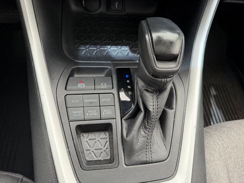 Used 2022 Toyota RAV4 XLE w/ Convenience Package AWD/4WD image 20