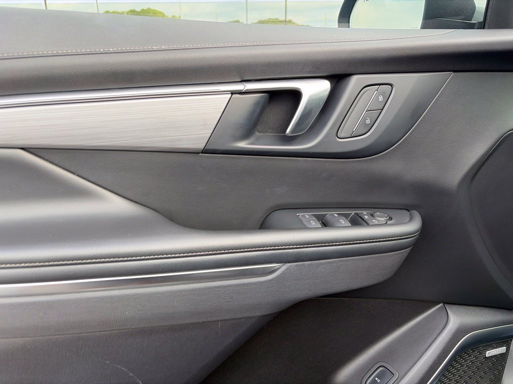 Used 2025 Buick Enclave Preferred FWD image 11
