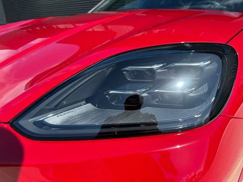 Used 2025 Porsche Cayenne E-Hybrid image 13