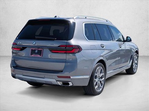 Used 2026 BMW X7 xDrive40i AWD/4WD image 5