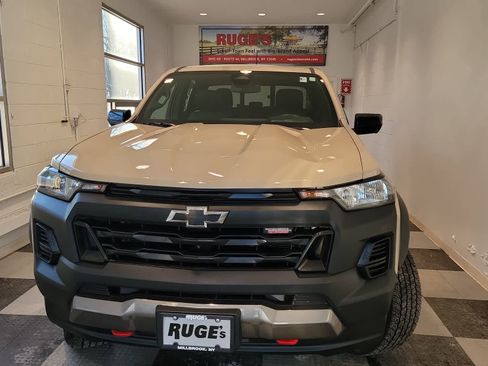 Used 2023 Chevrolet Colorado Trail Boss w/ Technology Package image 7