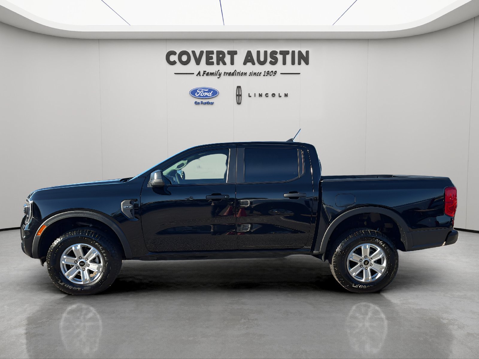 Used 2025 Ford Ranger XL RWD image 2