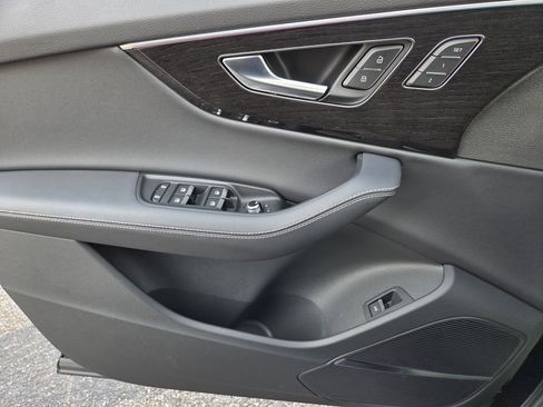 Certified 2025 Audi Q7 3.0T Prestige w/ Prestige Package image 9