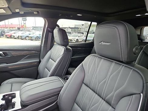New 2025 Buick Enclave Avenir w/ Super Cruise Package image 17