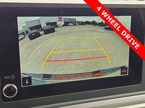 Used 2025 Toyota Tacoma SR5 AWD/4WD image 18