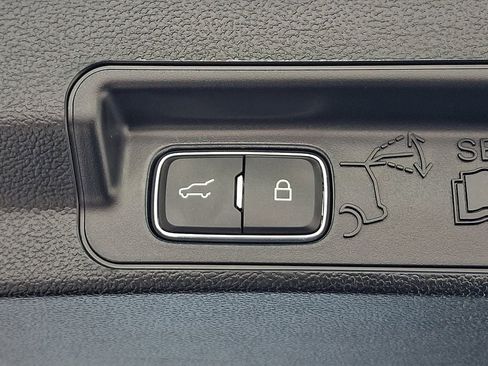 Certified 2023 Ford Explorer ST-Line AWD/4WD image 30