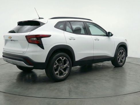 Used 2025 Chevrolet Trax LT image 9
