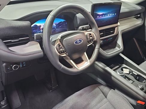 Used 2025 Ford Explorer Active image 11