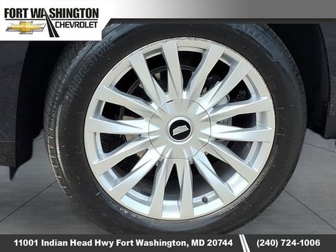 Used 2023 Cadillac Escalade Luxury AWD/4WD image 5