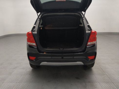 Used 2021 Chevrolet Trax LT w/ LT Convenience Package AWD/4WD image 29