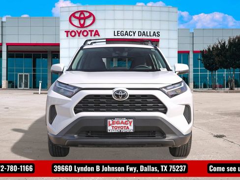Used 2025 Toyota RAV4 XLE image 5