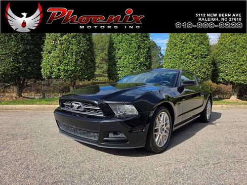 Used 2013 Ford Mustang Premium image 1