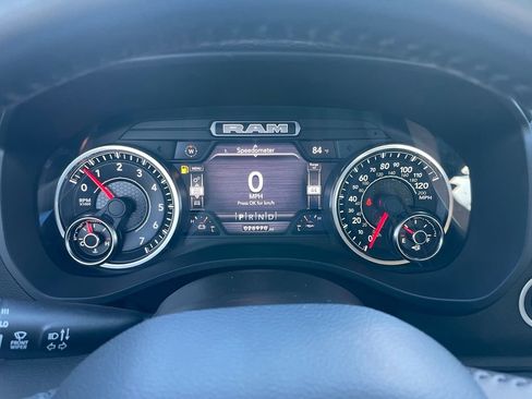 Used 2022 RAM 1500 Laramie AWD/4WD image 9