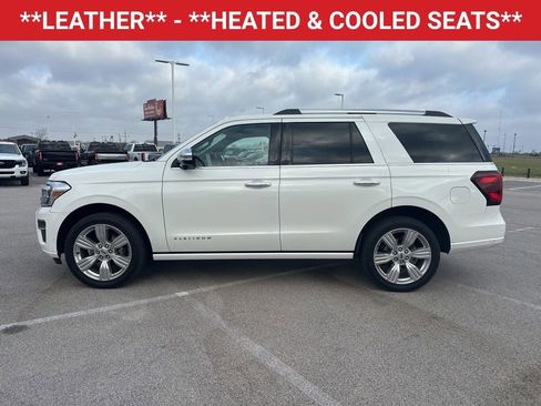 Used 2024 Ford Expedition Platinum image 5