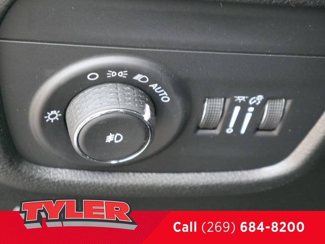 Certified 2024 Jeep Grand Cherokee Limited w/ Black Appearance Package AWD/4WD image 23