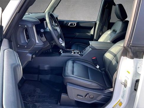 New 2025 Ford Bronco Outer Banks image 8