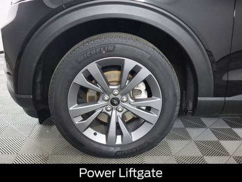 Used 2021 Ford Explorer XLT w/ Equipment Group 202A AWD/4WD image 23