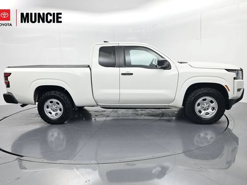 Used 2024 Nissan Frontier S AWD/4WD image 1