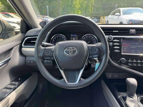 Used 2018 Toyota Camry LE FWD image 22