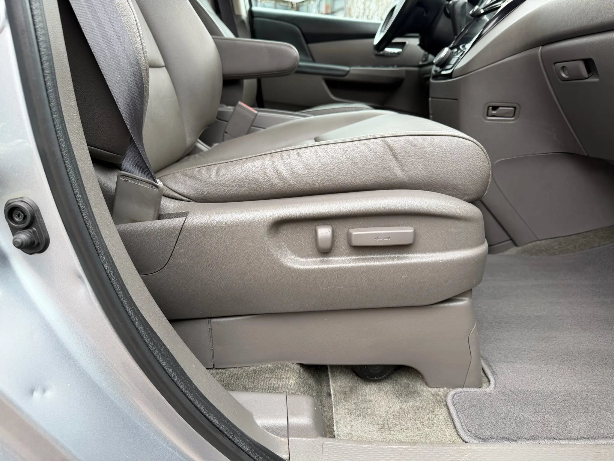 Used 2016 Honda Odyssey EX-L image 46