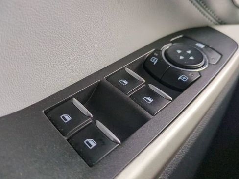 Used 2022 Ford Explorer XLT w/ Equipment Group 202A RWD image 27