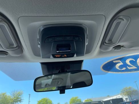 Used 2025 Toyota Corolla LE image 16