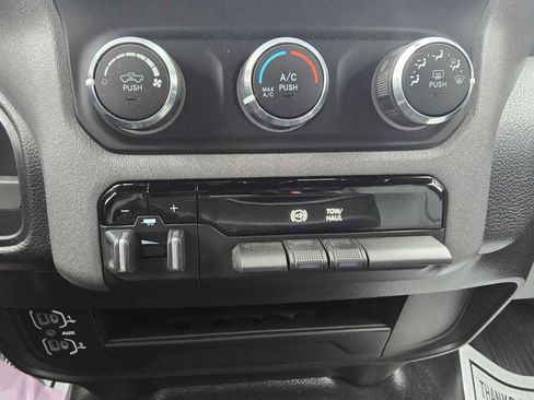 Used 2022 RAM 3500 Tradesman w/ Chrome Appearance Group AWD/4WD image 26