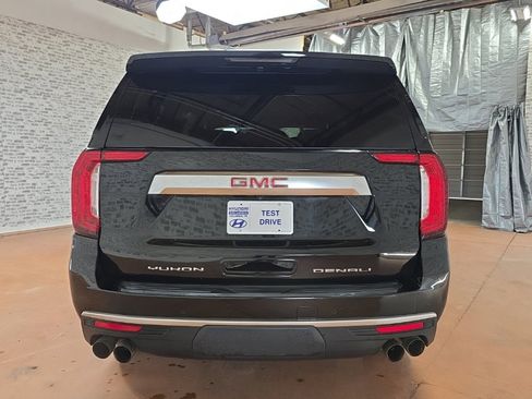 Used 2022 GMC Yukon XL Denali image 6
