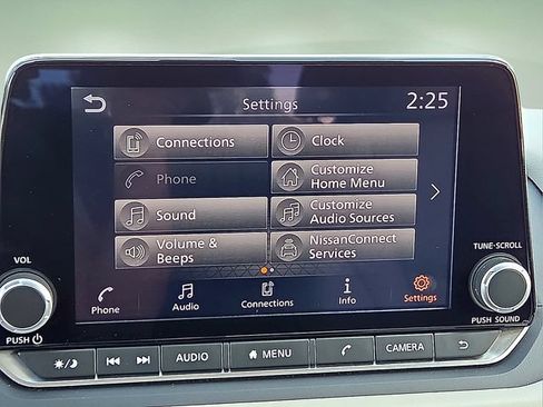 Used 2025 Nissan Rogue SV AWD/4WD image 20