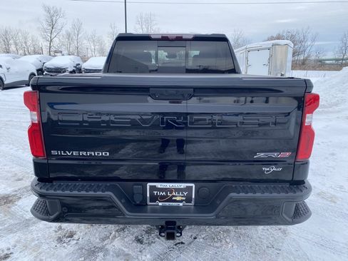 Used 2022 Chevrolet Silverado 1500 ZR2 w/ Technology Package image 6