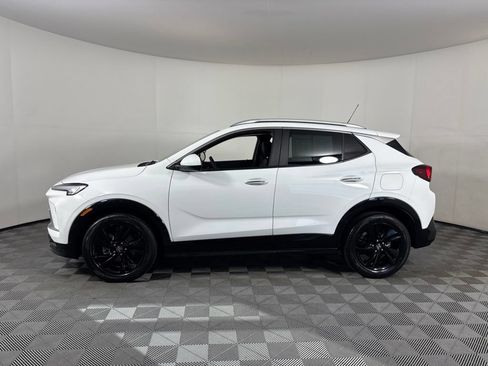Certified 2024 Buick Encore GX Sport Touring FWD image 2