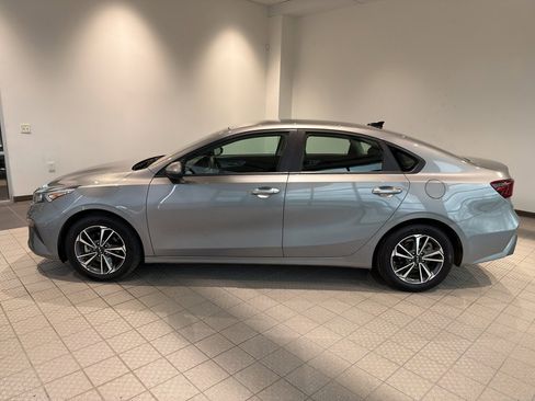 Used 2024 Kia Forte LXS w/ LXS Technology Package image 2