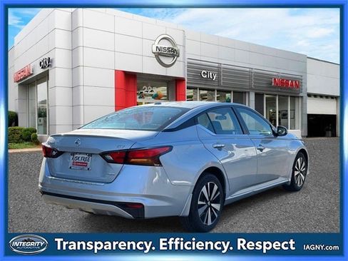 Certified 2022 Nissan Altima 2.5 SV image 4
