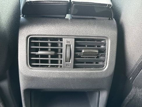 Used 2023 Nissan Rogue S AWD/4WD image 16