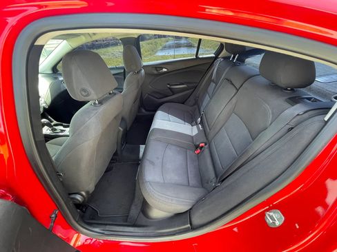 Used 2018 Chevrolet Cruze LT FWD image 25
