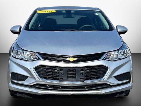 Used 2018 Chevrolet Cruze LS FWD image 3