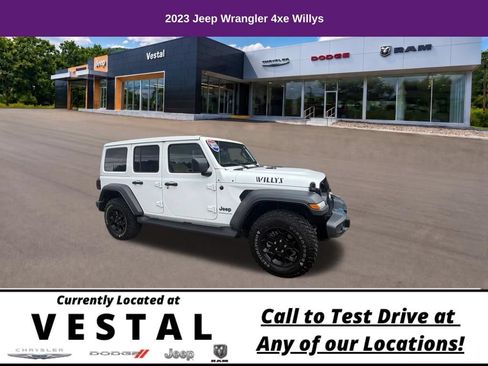 Used 2023 Jeep Wrangler Unlimited w/ Sun & Screen Package AWD/4WD image 5