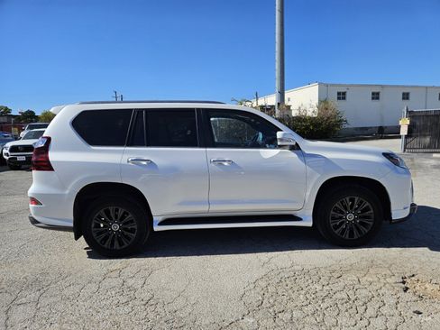 Used 2021 Lexus GX 460 Premium image 2