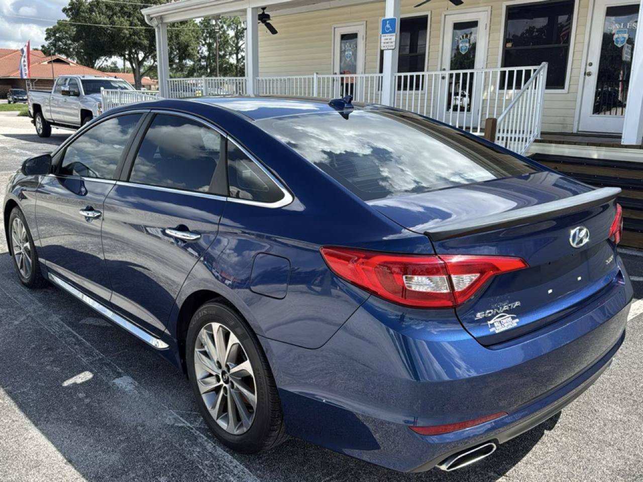 Used 2017 Hyundai Sonata Sport w/ Value Edition Package 02 FWD image 3