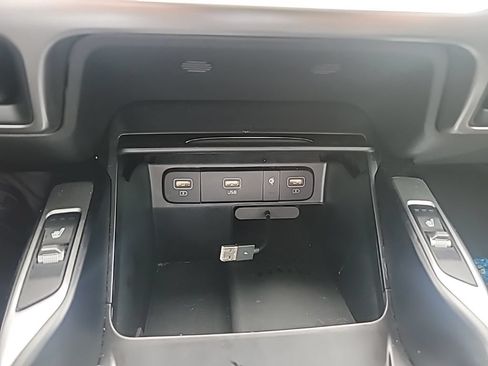 Certified 2023 Kia Sorento S FWD image 19