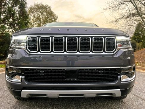 Used 2024 Jeep Wagoneer L Series II w/ Flexible Seating Group image 6