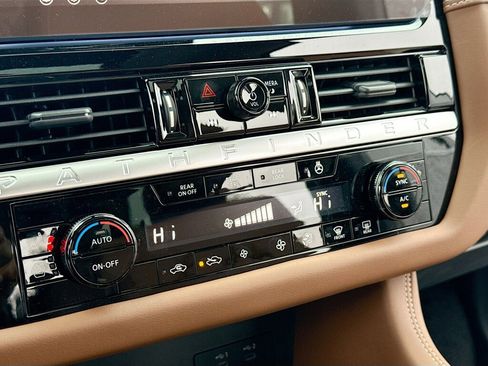 New 2026 Nissan Pathfinder Platinum image 11